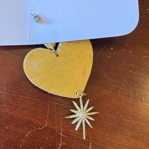 Handmade boutique heart and sparkle earrings - Picture 2 of 2